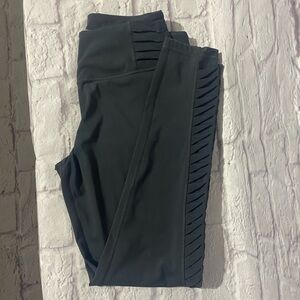 Victoria Sport Women's Total Knockout Tight/Legging